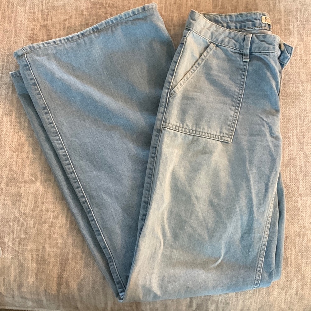 Zara Wide Leg/Flare Jeans